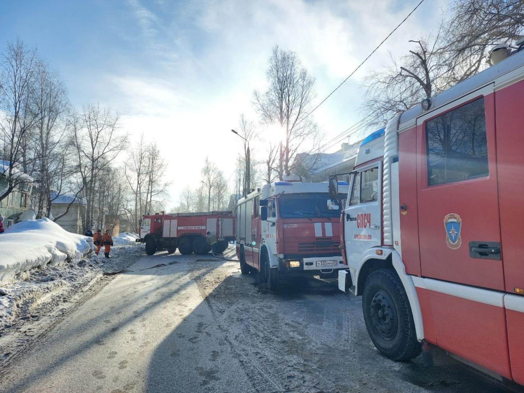 Опубликовано видео ликвидации сложного пожара в Архангельске