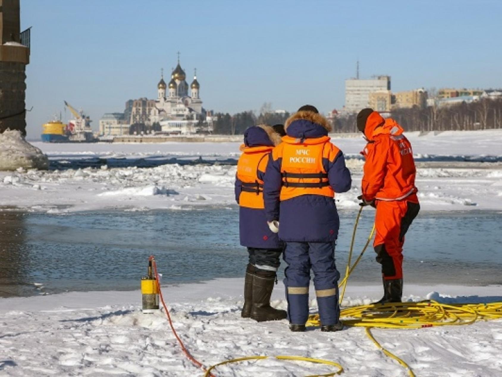 На Северной Двине в районе железнодорожного моста началась поисковая  операция