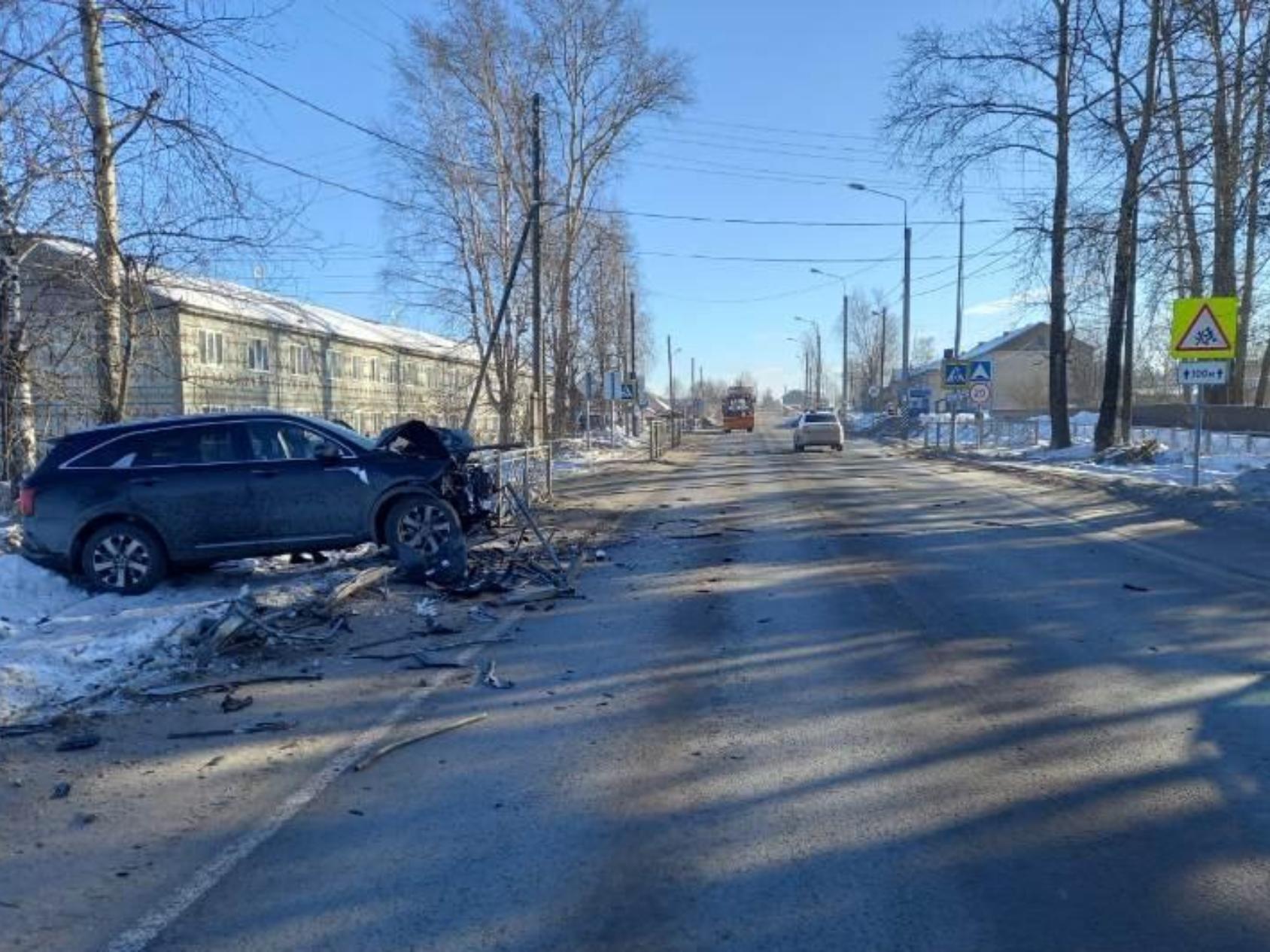 В Устьянском районе пьяный водитель снёс дорожное ограждение