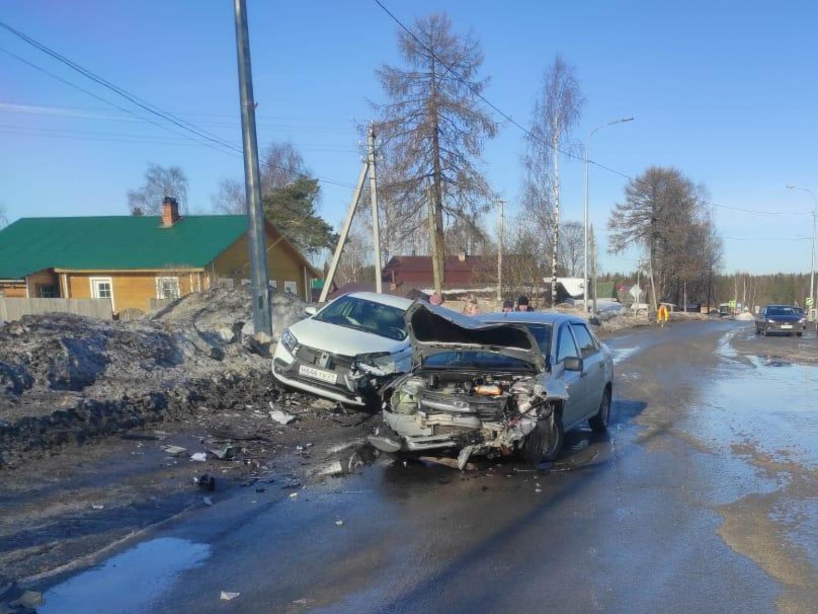 Женщина пострадала после столкновения двух автомобилей «Лада» в Няндомском  районе